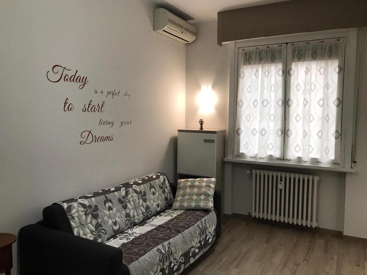Lorenteggio Studio Apt Мілан Екстер'єр фото